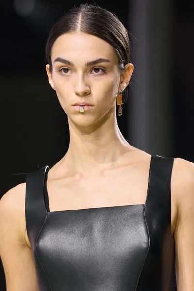 Look 153